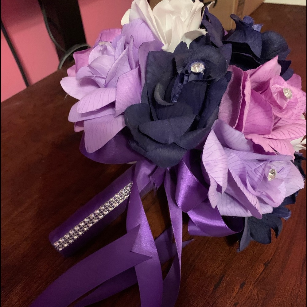 Beautiful Bouquet of assorted purpled/lavender
